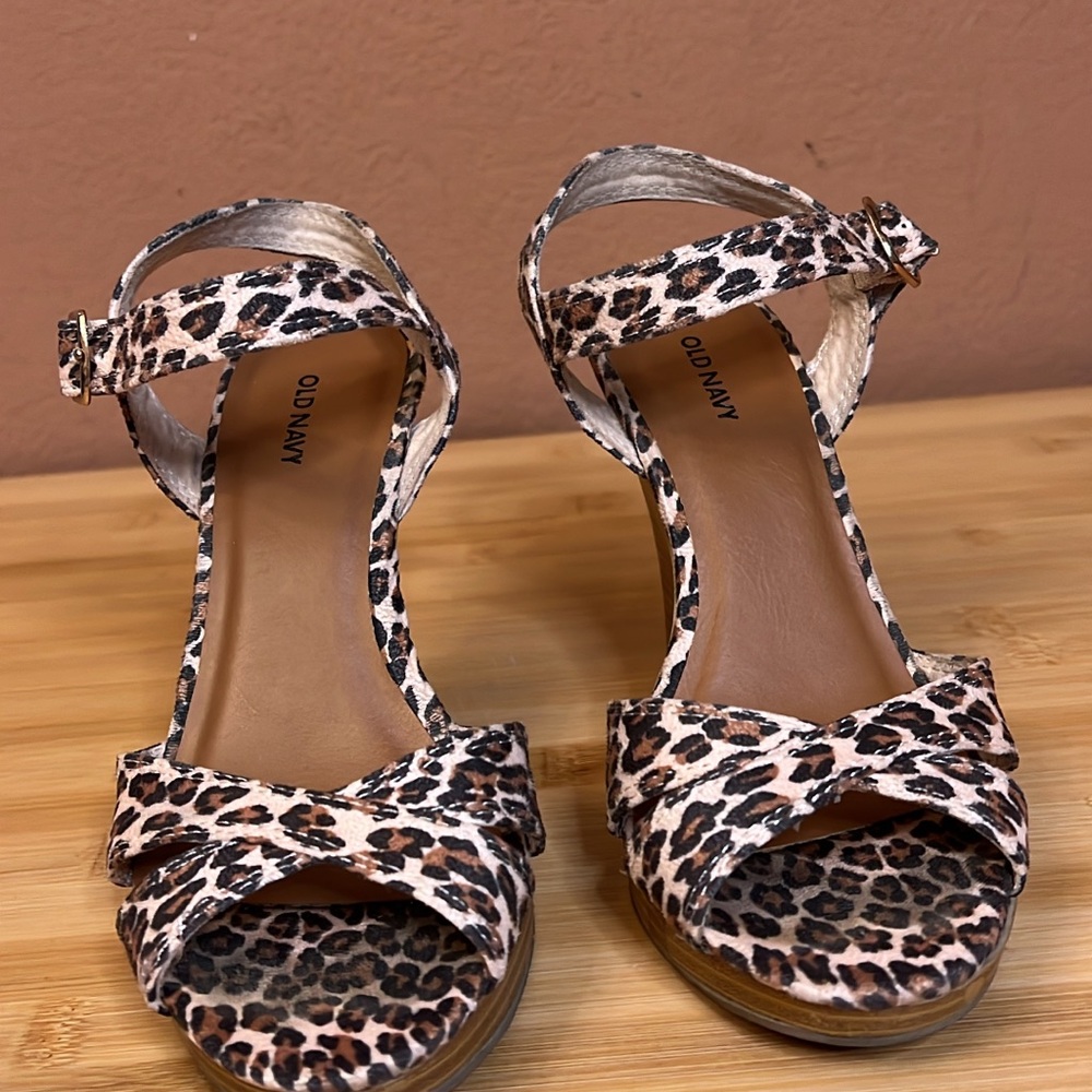 Old Navy Leopard Print Women's Sandals
